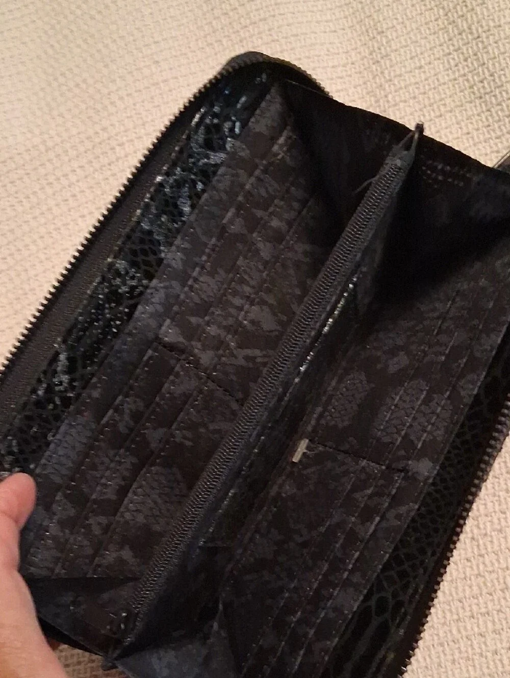 Kenneth Cole Black Snake-Texture Wallet